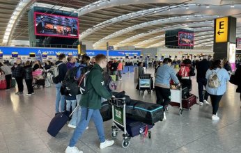 شاهد.. اصطدام طائرتين على أرض مطار هيثرو في لندن