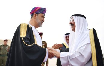قبل القمة العربية بأيام.. سلطان عمان يزور الكويت الإثنين لتعزيز العمل الخليجي