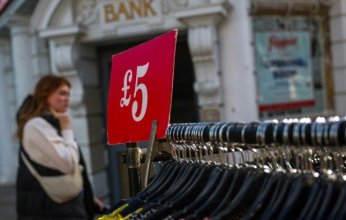 بريطانيا تفلت من ركود المحلات في عام الانتخابات