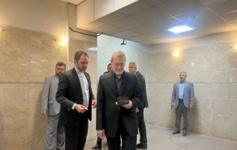 مرشح جديد يلحق بسباق رئاسة إيران.. من هو علي لاريجاني؟ (فيديو)