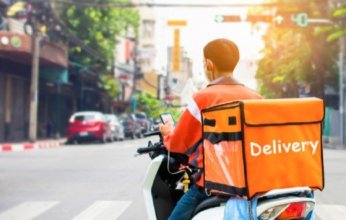 ضرب عامل «ديلفري».. فيديو يفجر غضب «سوشيال ميديا» في الكويت