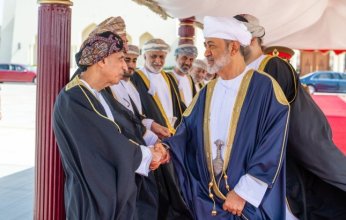 شاهد.. مراسم استقبال سلطان عمان في الكويت