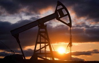 النفط يتجه إلى مكاسب أسبوعية