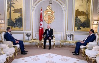 «رئاسية تونس»: ضغوط قد تقود المعارضة للإنسحاب