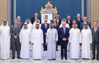 حلم منذ 4 عقود.. محمد بن راشد يطلع على مشاريع «طيران الإمارات» المستقبلية