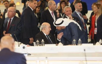 حديث محمد بن زايد وتبون يخطف الأنظار في قمة عالمية (فيديو)