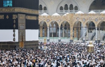 ضيوف الرحمن في أول مناسك الحج على صعيد منى (فيديو)