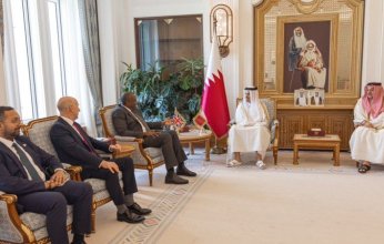 وزير الدفاع البريطاني يجري زيارة مفاجئة لقطر