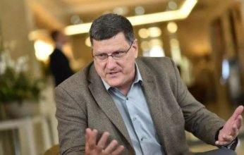 شاهد: ضابط مخابرات سابق: «الدولة العميقة» تدير اميركا