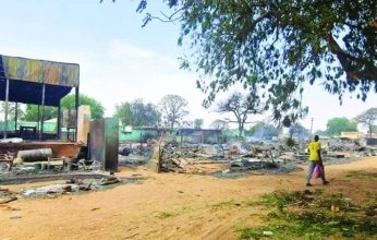 يلتحفون السماء.. السيول تضاعف اوجاع النازحين السودانيين
