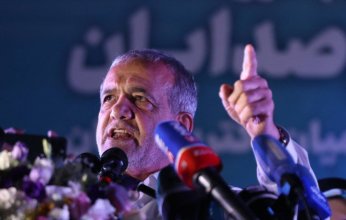 الإصلاحي بيزشكيان رئيسا لإيران: «نمد يد الصداقة للجميع»