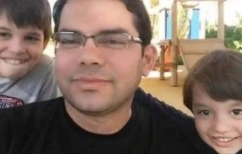 رجل أعمال إماراتي ينعي وفاة أسرة مصرية كاملة بحادث سير