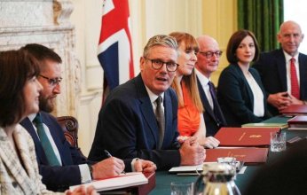 رئيس الوزراء البريطاني: ننقل طائرات إلى الشرق الأوسط