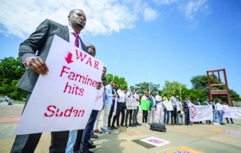 خليجيون| هل ينجح الدور الأميركي في حسم صراع الجنرالين على طاولة جنيف؟