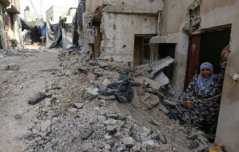 مُعلمة تمنح أطفال غزة بصيص أمل.. إليكم القصة