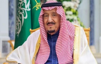 خادم الحرمين يكرم 115 مقيماً في السعودية بمنحهم ميدالية الاستحقاق لتبرعهم بالدم