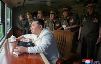 كوريا الشمالية تختبر راجمات صواريخ جديدة.. إليك القصة