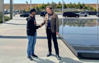 طحنون بن زايد يجري مباحثات تكنولوجية مع إيلون ماسك ورئيس «أمازون»