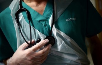 إعلانات مضللة تستهدف الأطباء بـ «الذكاء الاصطناعي»