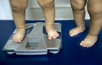 بريطانيا تحظر هذه الإعلانات لمكافحة سمنة الأطفال