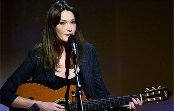 عرض موسيقي لـ«كارلا بروني وأومبرتو توزي» على مسرح دبي أوبرا