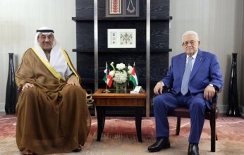 ماذا قال ولي عهد الكويت في لقاء مع محمود عباس؟