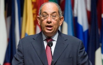 وزير «مالية مبارك» في مهمة رسمية بمصر.. وبرلماني يعلق