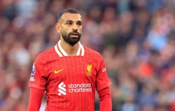 خطوة غامضة من محمد صلاح تثير الجدل: حذف صلته بليفربول بعد انتقادات الجماهير