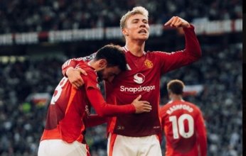 «الشياطين الحمر» يحولون تأخرهم لفوز هام على حساب برينتفورد