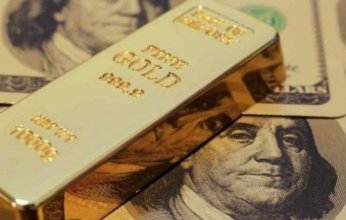 قوة الدولار تطفئ بريق الذهب.. ماذا يحدث في أسواق المال العالمية؟