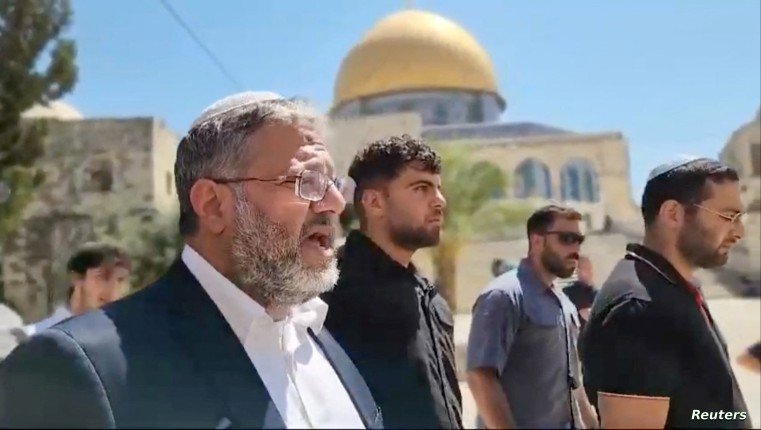 171 مستوطنا يقتحمون المسجد الأقصى بحماية الاحتلال الإسرائيلي 171 مستوطنا يقتحمون المسجد الأقصى بحماية الاحتلال الإسرائيلي