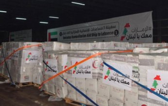 محملة بـ 2000 طن.. سفينة إماراتية تحمل مساعدات إغاثية تصل مرفأ بيروت