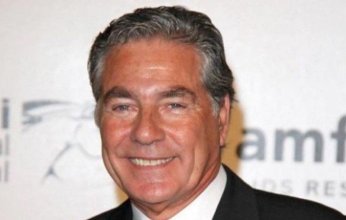 نجوم الفن يغادرون مهرجان الجونة السينمائي لحضور صلاة جنازة الراحل مصطفي فهمي بالقاهرة