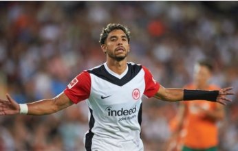 رقم قياسي جديد في انتظار «مرموش» بالدوري الألماني