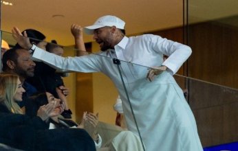 بالزي السعودي.. «نيمار» يدعم الهلال أمام التعاون بدوري روشن