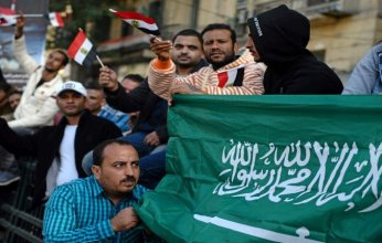 ضربة قوية لسماسرة العمرة.. لماذا علقت السعودية منح تأشيرة الترانزيت للمصريين؟