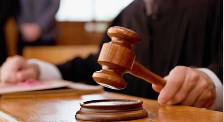 صدق أو لا تصدق.. رجل ينتحل صفة قاضٍ ويدير محكمة وهمية لـمدة 5 أعوام صدق أو لا تصدق.. رجل ينتحل صفة قاضٍ ويدير محكمة وهمية لـمدة 5 أعوام