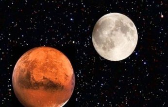 تشهد سماء الوطن العربى اليوم اقتران القمر بنجم قلب العقرب
