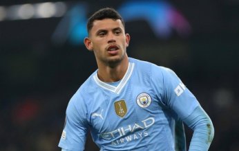 «سرقة محمول».. القبض على نجم مانشستر سيتي وتقييده