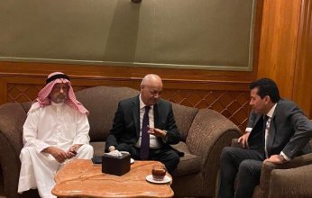 بالصور.. لقاء الدكتور يوسف العميري بوزير الشباب المصري والإعلامي مصطفى بكري على هامش فعاليات قمة الإبداع الإعلامي للشباب العربي