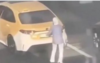 شاهد بالفيديو.. فتاة أردنية تقوم بفعل غريب ضد سائق تاكسي.. ما القصة؟
