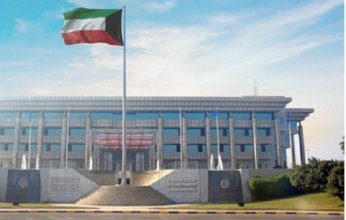 «الداخلية الكويتية»: ضبط تشكيل عصابي من الجنسية الإفريقية تخصص في سرقة عملاء البنوك