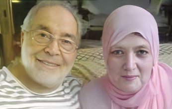 شمس البارودي تودع زوجها حسن يوسف في صلاة الجنازة بمسجد الشرطة