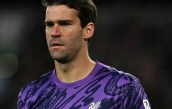 إصابة أليسون بيكر تقلق مدرب «الريدز» بشأن مدة غيابه عن الملاعب