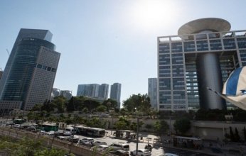 شاهد.. أول صور لمنزل نتنياهو بعد استهدافه بمسيرة من قبل حزب الله