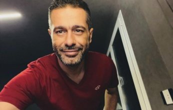 في ذكرى رحيل والدته.. وفاة مفاجئة للشاعر أحمد موسى مؤلف "تملي معاك" بسبب كرة القدم