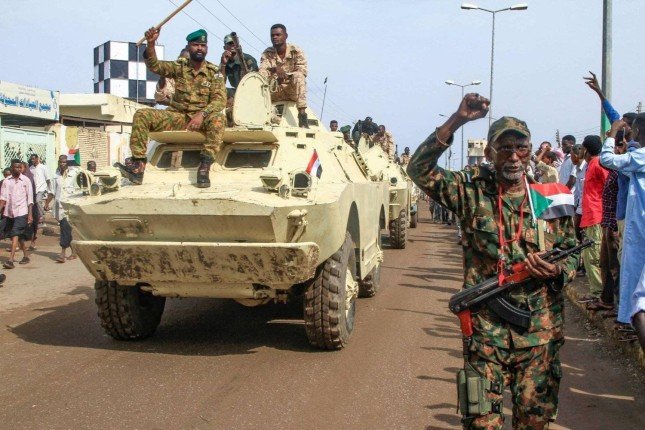 السودان: مقتل 9 أشخاص بينهم طفل في هجوم للدعم السريع على قرية بولاية النيل الأبيض السودان: مقتل 9 أشخاص بينهم طفل في هجوم للدعم السريع على قرية بولاية النيل الأبيض