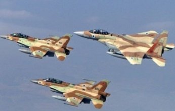 طيران الاحتلال الإسرائيلي يستهدف عدة مناطق في مدينة غزة