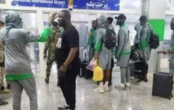 منتخب نيجيريا يغادر ليبيا ويرفض خوض مباراته ضد نظيره الليبي.. ما القصة