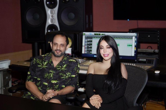 الفنانة سوزي غانم تُطرب جمهورها بألبوم «أمانة عليكم» للملحن عمرو العزبي الفنانة سوزي غانم تُطرب جمهورها بألبوم «أمانة عليكم» للملحن عمرو العزبي